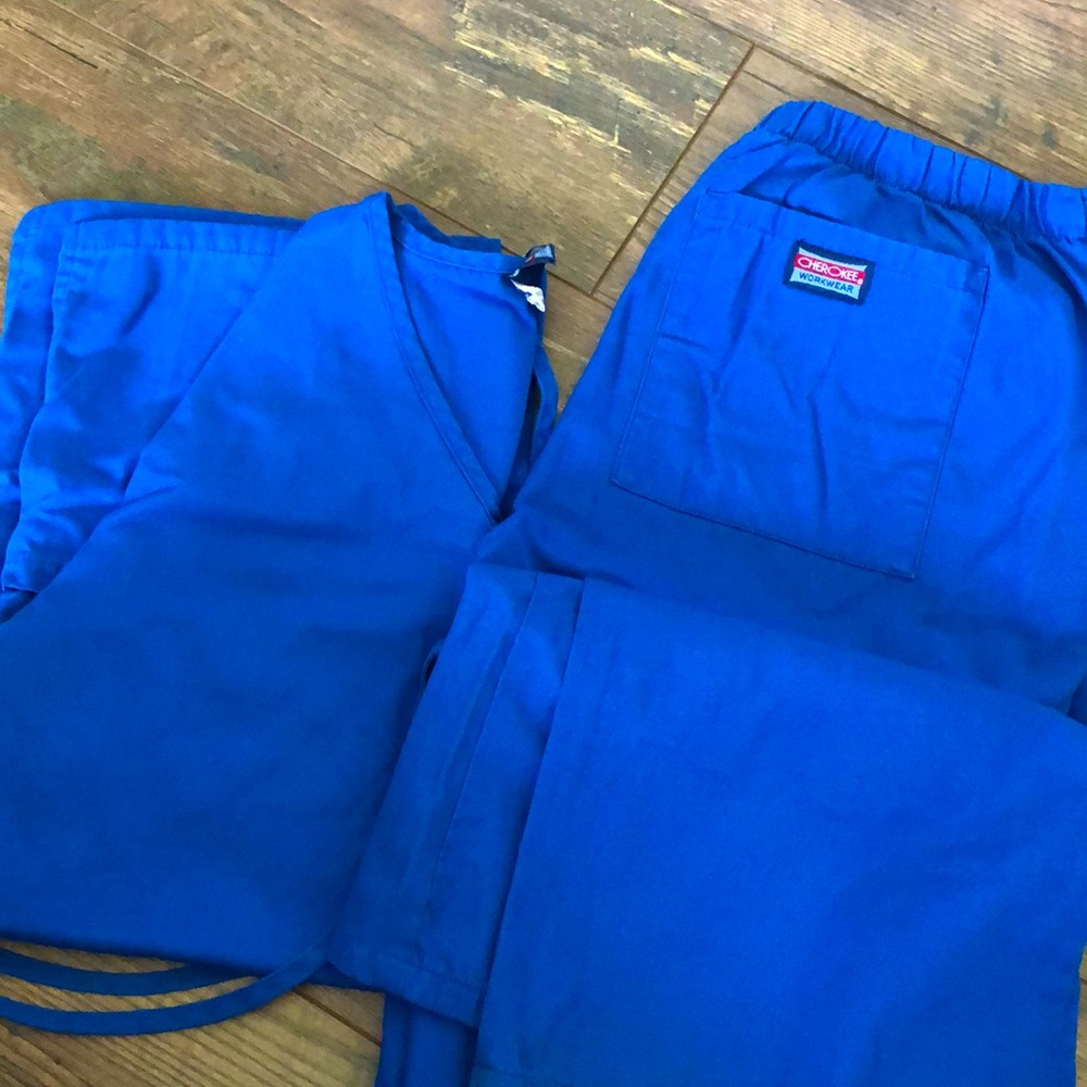 Cherokee scrub top and pants